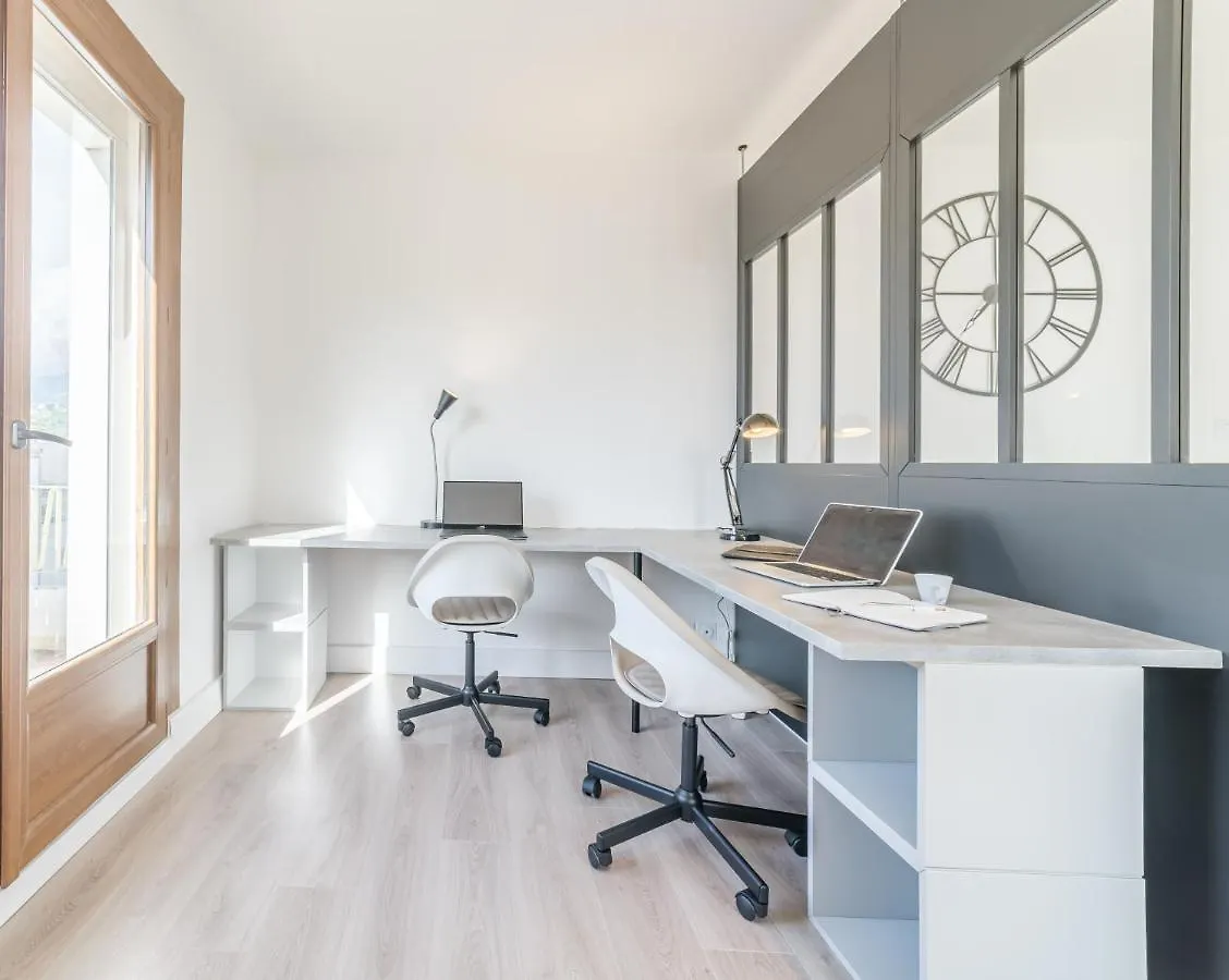 Apartmán Vue Sensationnelle - Wifi Fibre - Arrivee Autonome Chambéry 0*,  Francie